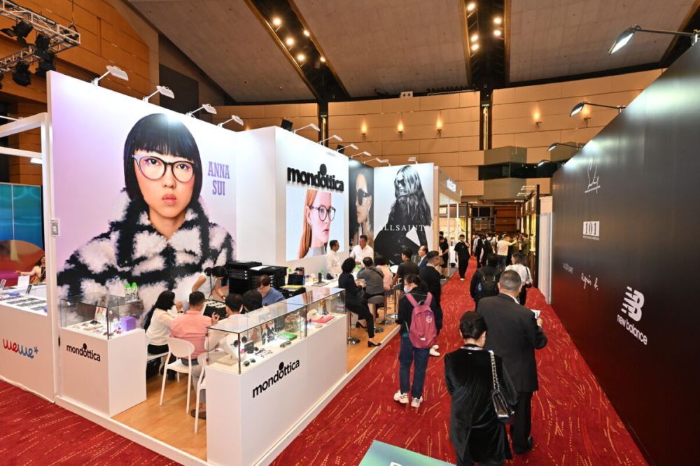 The Brand Name Gallery brings together more than 200 internationally renowned brands, including Anna Sui, which showcases its sunglasses series.