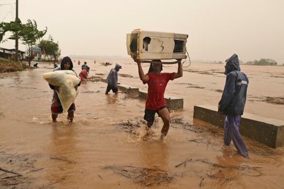 Typhoon Toraji hit the Philippines on Monday, already hit by three tropical cyclones in less than a month