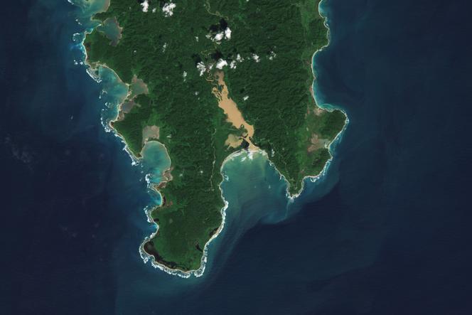 Satellite image of Galathea Bay at the southern tip of Greater Nicobar Island, in 2022.
