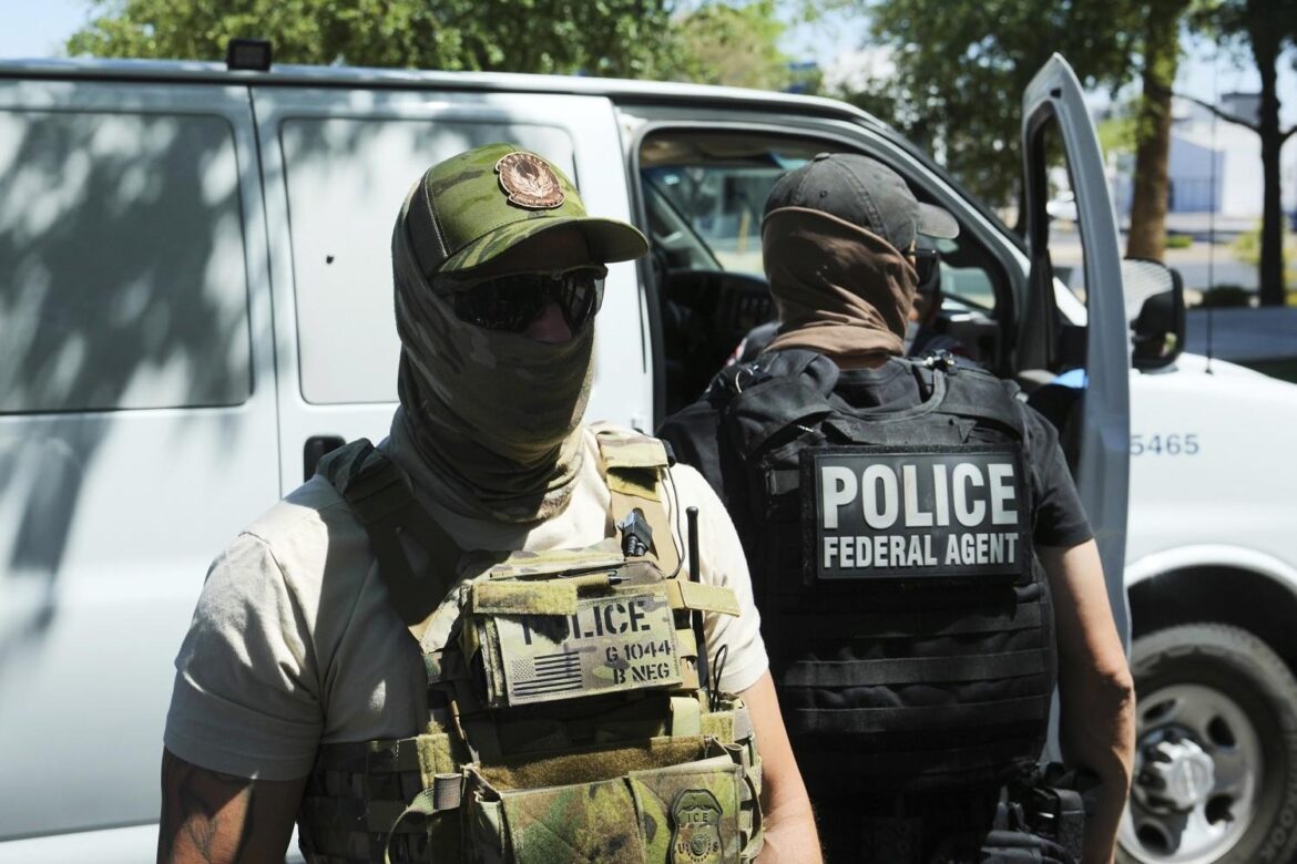 ICE agents raid a popular Western New York supermarket – WGRZ