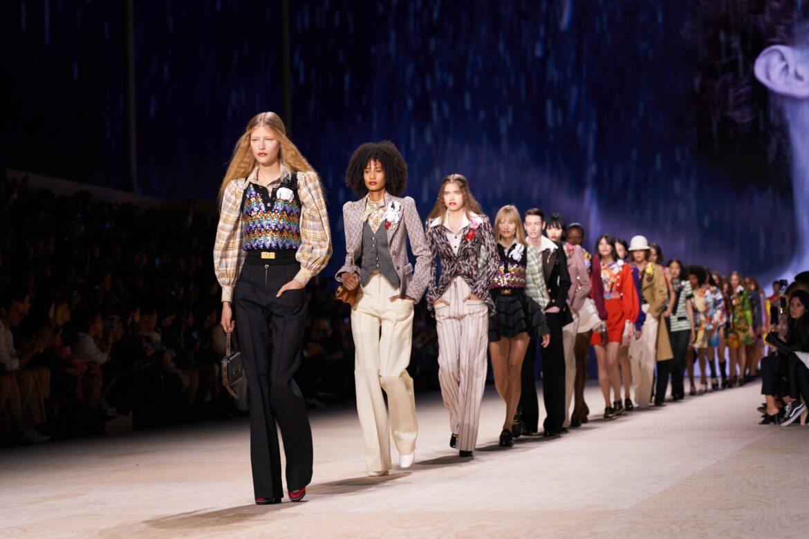 Asia Album: Highlights of fashion show in Pakistan’s Karachi – Xinhua